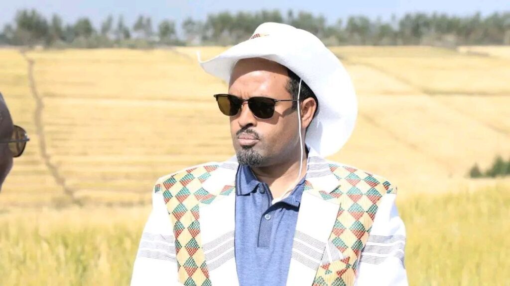 በኢፌድሪ የገንዘብ ሚኒስቴር አቶ አህመድ ሽዴ የሚመራ የልኡካን ቡድን በጉራጌ ዞን በጉመር ወረዳ በመገኘት የልማት ስራዎች ጉብኝት አደረጉ።